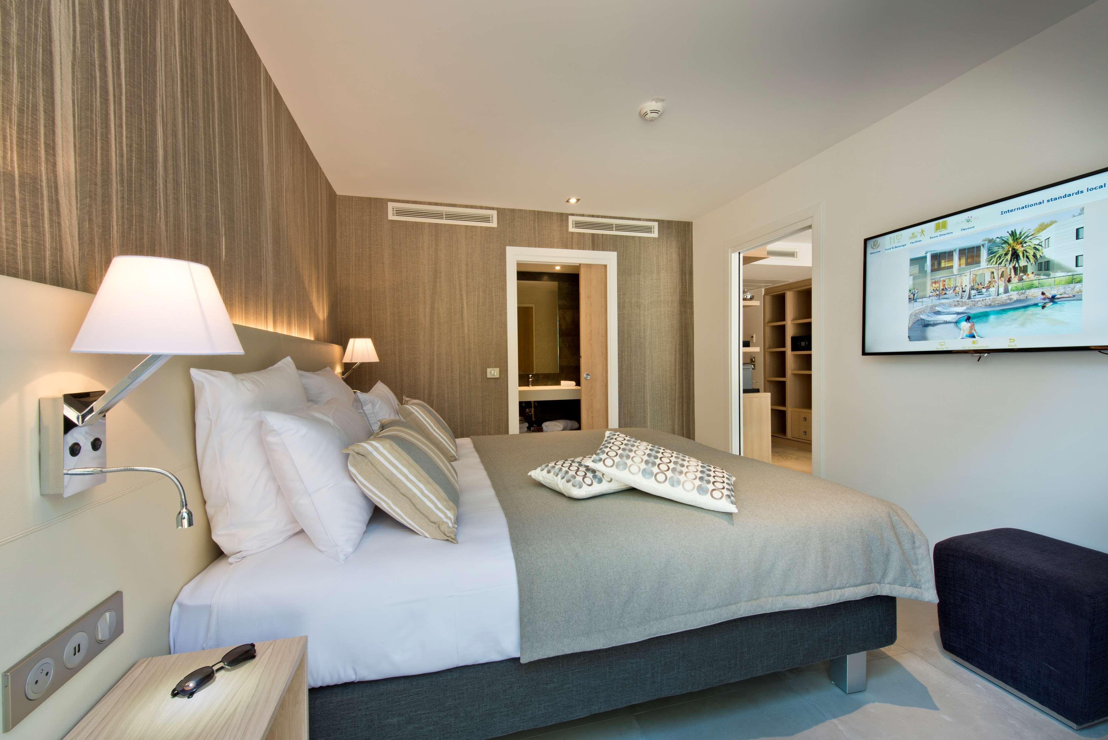 Golden Tulip Sophia Antipolis - Hotel & Spa Valbonne Zewnętrze zdjęcie