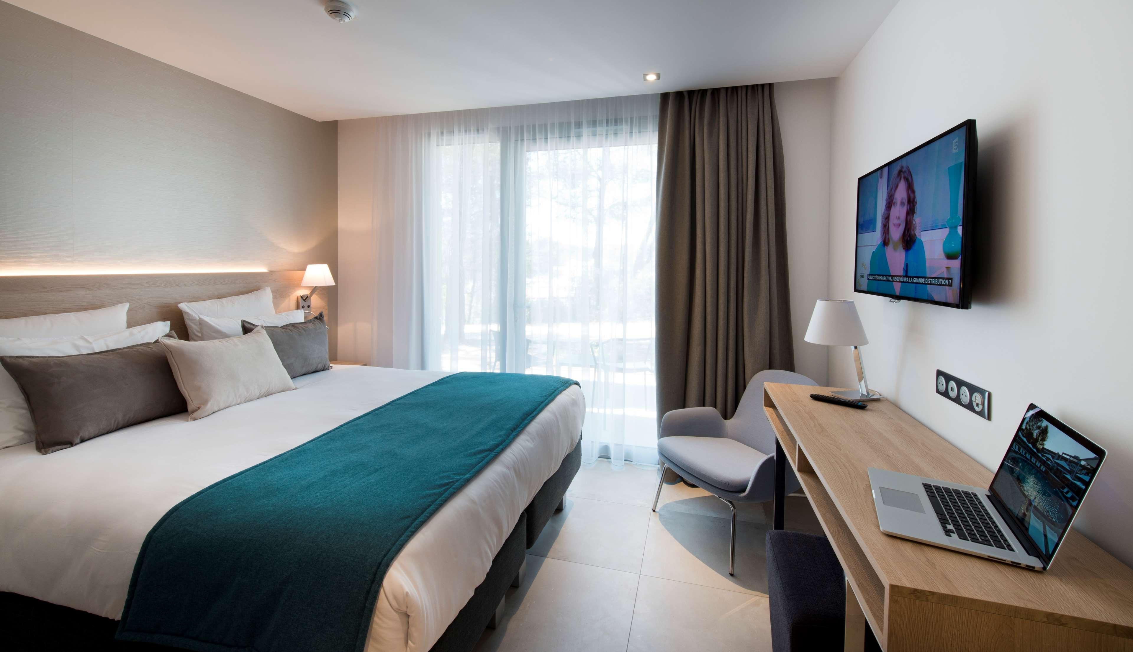 Golden Tulip Sophia Antipolis - Hotel & Spa Valbonne Zewnętrze zdjęcie